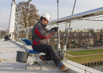 Monteren RVS staalkabelnetten Dafne Schippersbrug